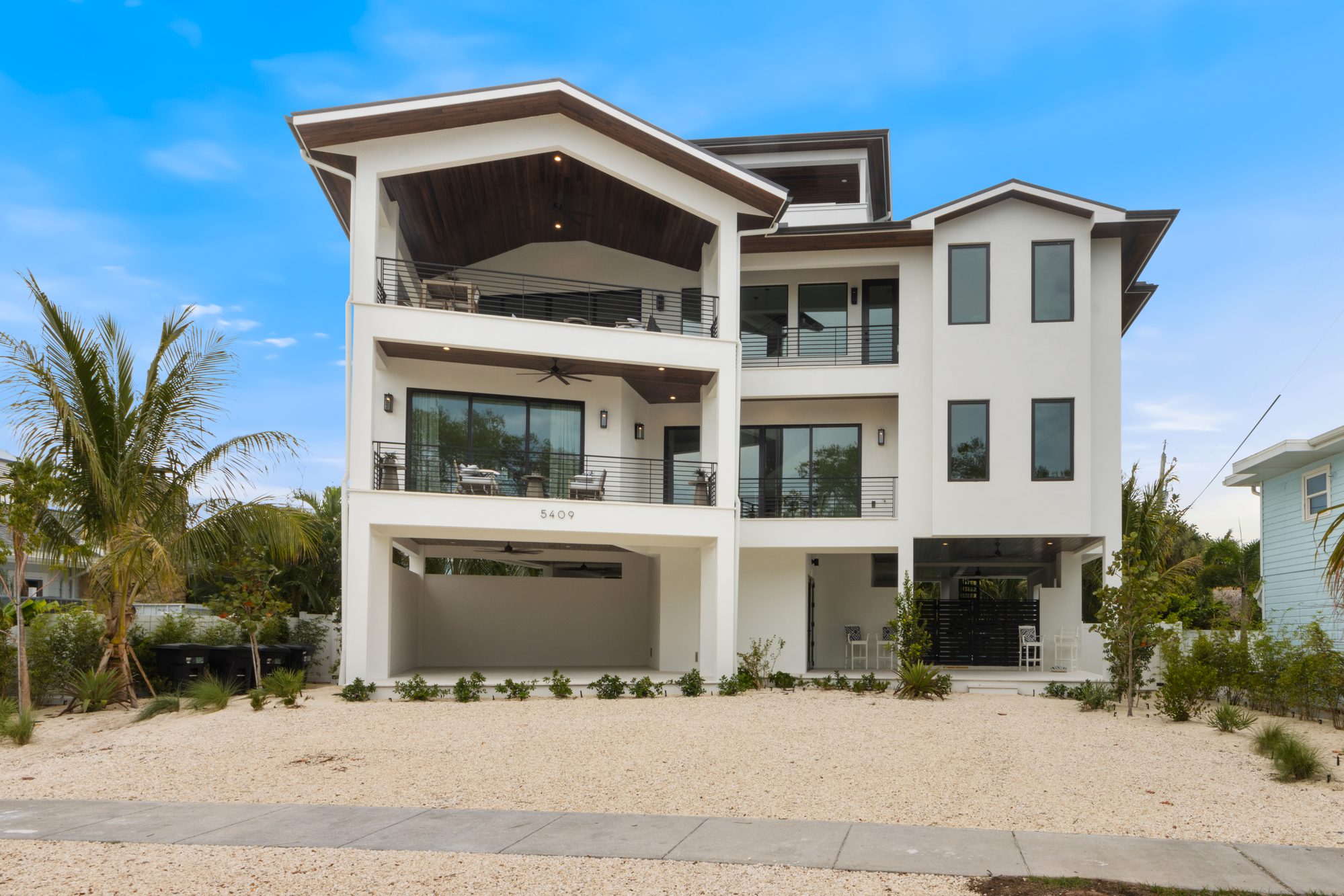 5409 Plaza De Las Palmas