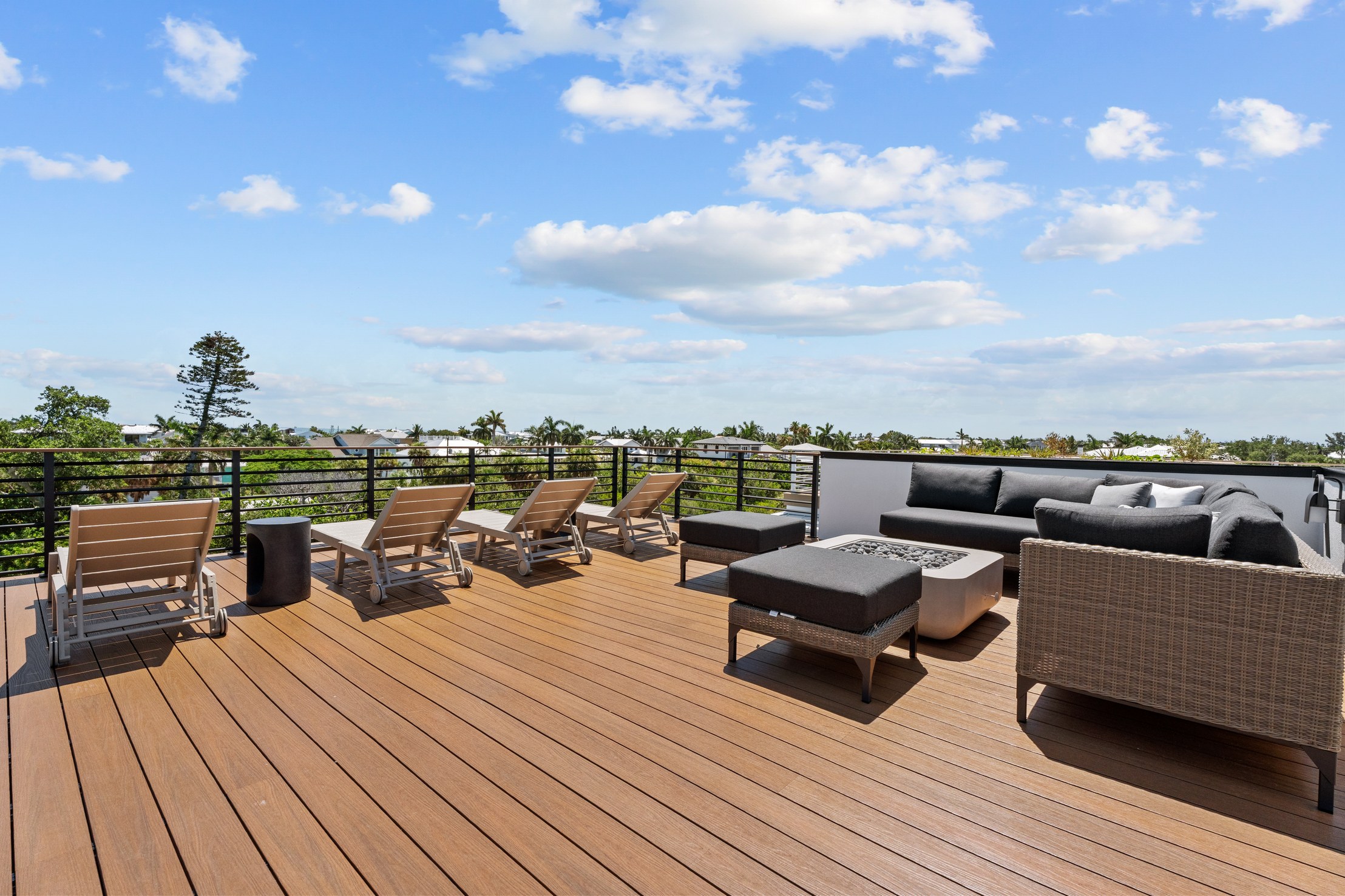 411 Palm